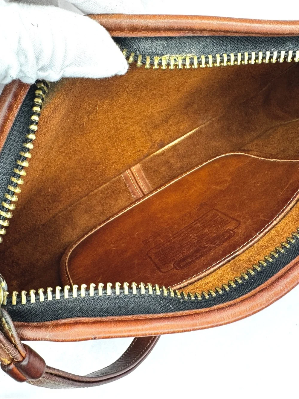 Vintage Coach Basic Bag 9455 British Tan Leather Shoulder Bag Made in USA